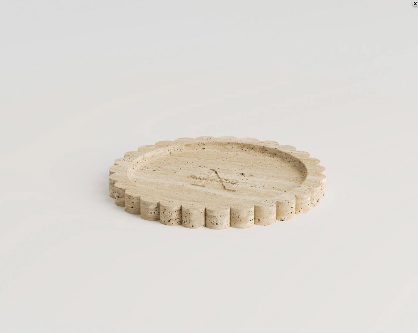 ABIGAIL Travertin-Dekoteller – 20 cm – Handgefertigte Natursteinschale mit Blütenkante