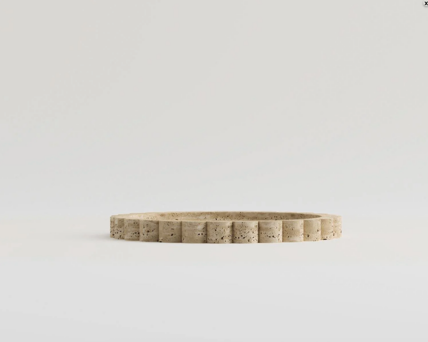 ABIGAIL Travertin-Dekoteller – 20 cm – Handgefertigte Natursteinschale mit Blütenkante