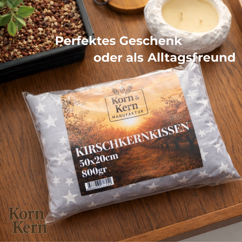 Kirschkernkissen Wärmekissen 20x50cm STRAUSS HOME® X KORN&KERN Manufaktur®  – 800 g – Mikrowellengeeignet – Natürliche Wärmelösung mit Kirschkernen – Sternenmuster